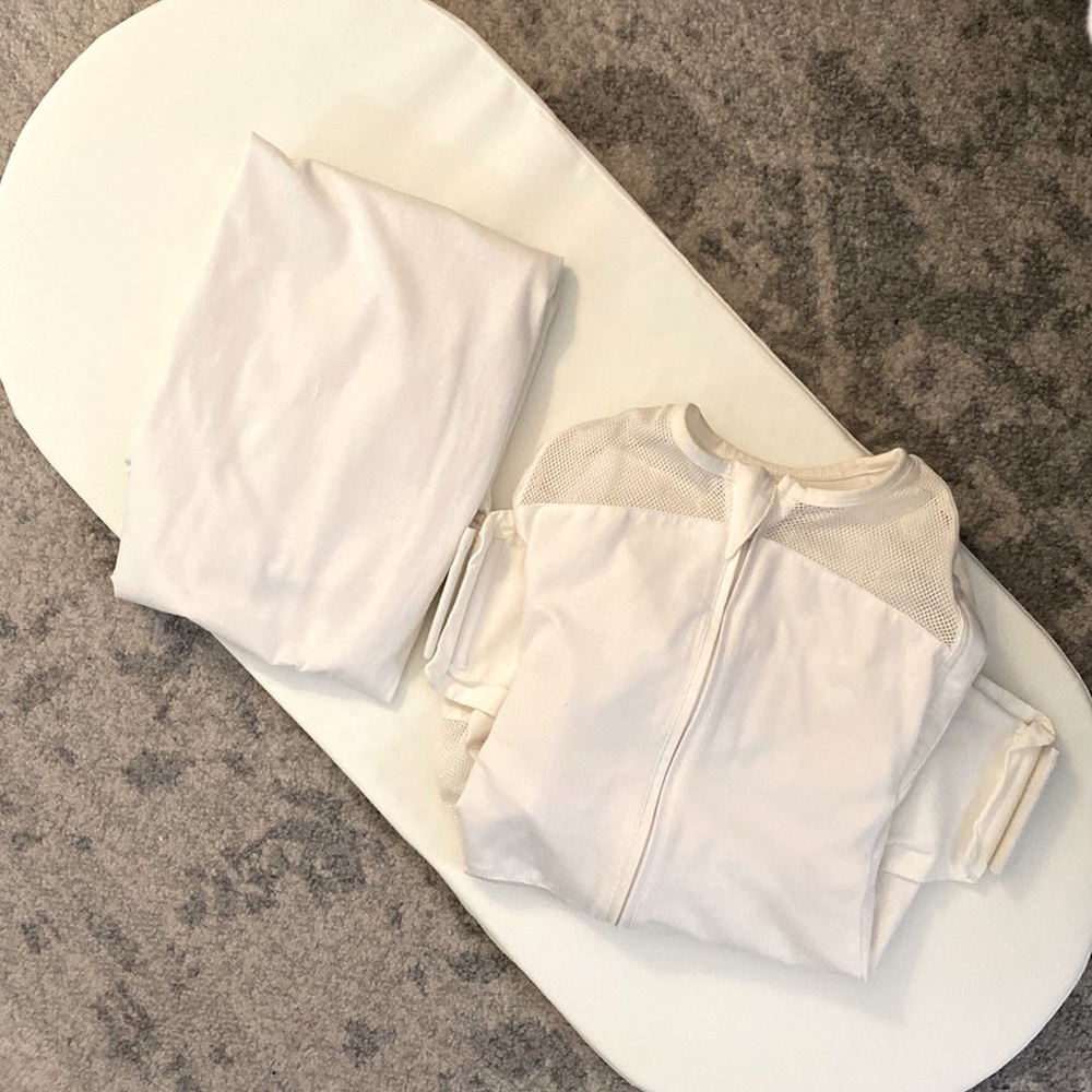 Official SNOO pack! Mattress, sheet, and Snoo sack (M)